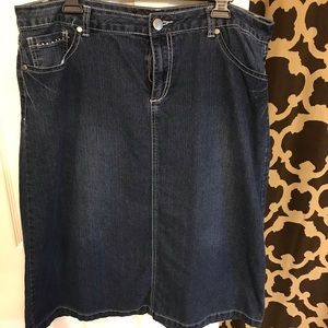 Baccini MIDI length denim skirt size 16